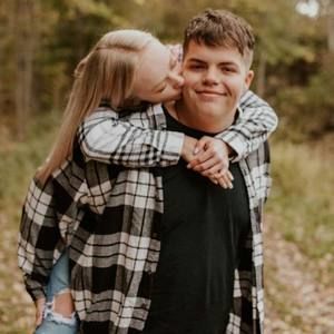 Meet your Posher, Zachary